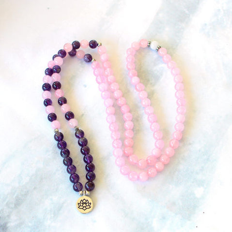 Bracelet Mala Fleur de Lotus 108 perles en quartz rose et améthyste 2 médias sur 2